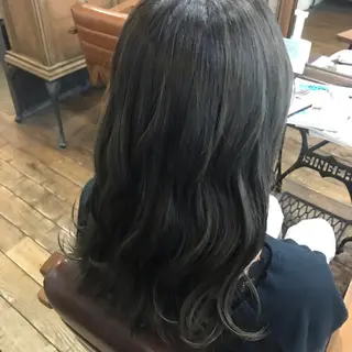 ミディアム カラー 佐々木 千夏のヘアスタイル