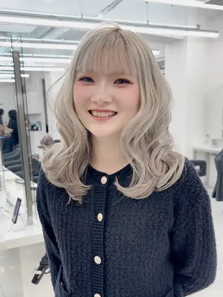 ミディアム カラー 藍斗│モテ透明感× 顔周りレイヤー🫧のヘアスタイル