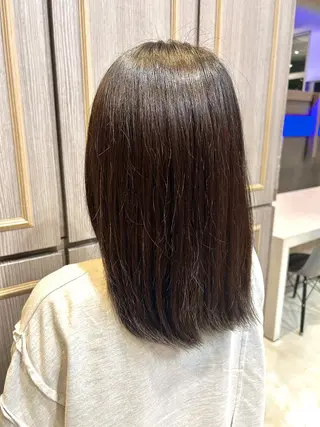 カラー 岡田 佳苗のヘアスタイル