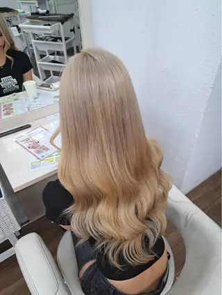 ロング GLOSS 心斎橋 山上のヘアスタイル