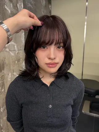ミディアム BELLA ナナカのヘアスタイル
