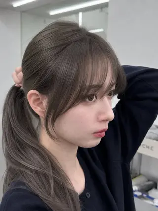 セミロング カラー 透明感カラー🩶 ×小顔カット難波のヘアスタイル