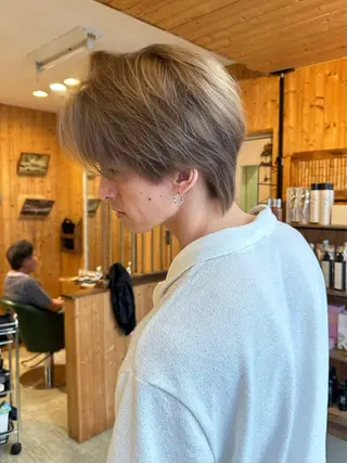 メンズ ハイトーン belle ナホのヘアスタイル