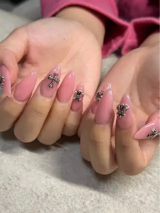ネイル ネイルルーム チャームのネイルデザイン