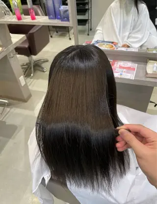 ミディアム 吉野 智行 美髪縮毛矯正髪質改善のヘアスタイル