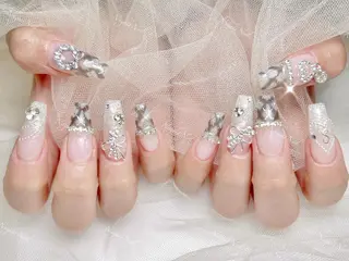 ネイル 🦋 Queenieのネイルデザイン