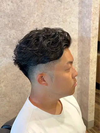 ミディアム パーマ メンズ 北千住バーバー理容室 小堀悠作のヘアスタイル