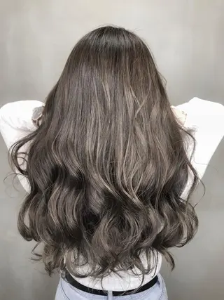 セミロング カラー 【透明感、艶髪】西村 有司のヘアスタイル
