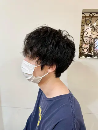 ミディアム パーマ メンズ 西宮ハイトーンカラー ひらり💜のヘアスタイル