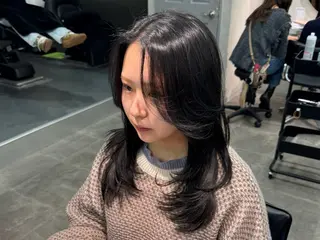 セミロング 韓国特化🇰🇷千葉 /レイヤーカット竜生のヘアスタイル