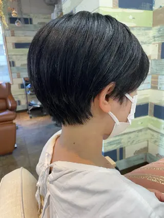 ショート 穐山 春佳のヘアスタイル