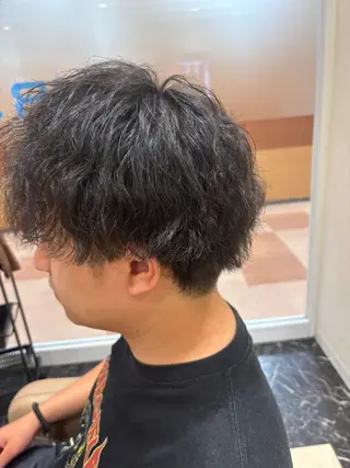ショート パーマ ワンズビューティー 赤塚雄輝のヘアスタイル