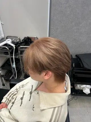 カラー フルカワ セイヤのヘアスタイル