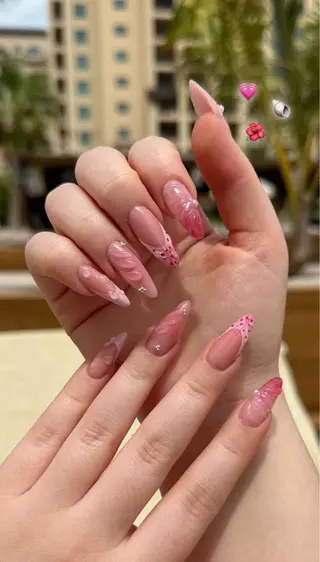 ネイル T. Leeのネイルデザイン