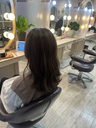 ロング 🦋ハイライト/ カラー/こなつ🦋のヘアスタイル