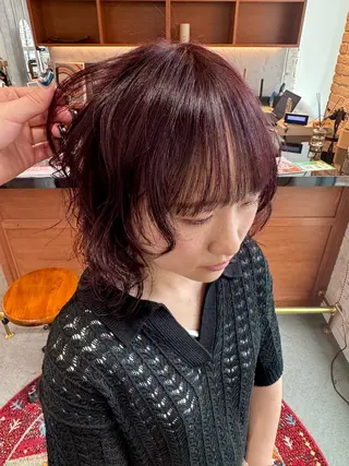 ショート カラー パーマ 透け感カラー/ momo🦕のヘアスタイル
