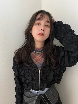 セミロング nishi fuyumiのヘアスタイル