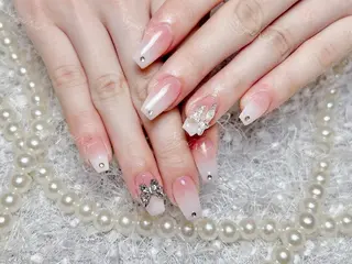 ネイル 🦋 Queenieのネイルデザイン