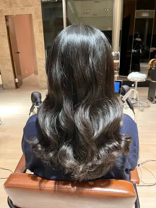 ミディアム カラー 赤羽今日子/レイヤー /盛れる顔まわりのヘアスタイル