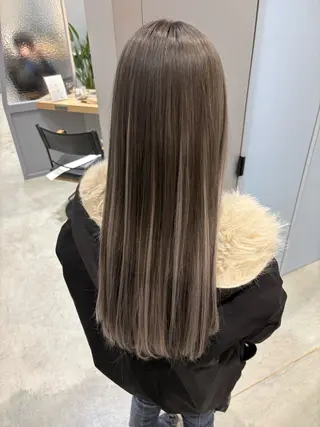 ロング カラー 小澤 璃奈のヘアスタイル