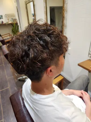 ショート メンズ パーマ 阪本 俊のヘアスタイル