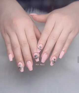 ネイル Hin Nailのネイルデザイン
