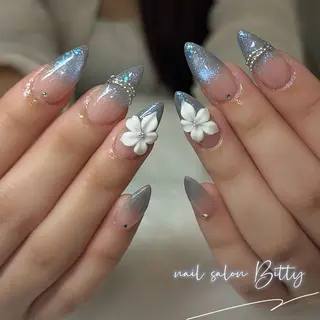 ネイル Bitty momona🩵✨のネイルデザイン