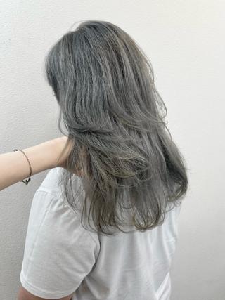 ロング カラー Maya🦋 ハイトーン特化のヘアスタイル
