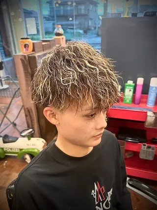カラー パーマ メンズ SHINDOU RYUYAのヘアスタイル