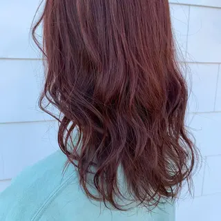 セミロング カラー 眞名子 瑞紀のヘアスタイル