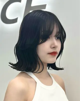 ショート カラー ヘアアレンジ 縮毛矯正🤍 ボブ/ HIKARIのヘアスタイル