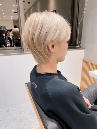 ショート カラー Aster 店長 れおんのヘアスタイル
