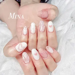 ネイル 🦋 Queenieのネイルデザイン