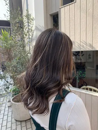 ロング カラー Blanco Color&Careのヘアスタイル