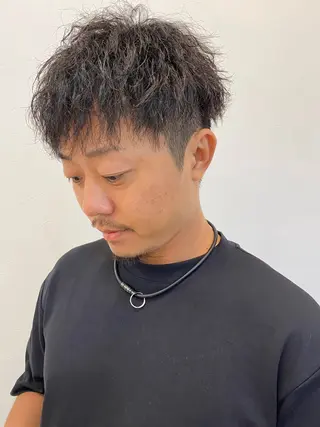 ミディアム パーマ メンズ 似合う髪型見つけます AYAKAのヘアスタイル