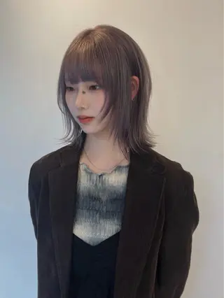 ショート Hanaka🪷 ニュアンス×レイヤーのヘアスタイル