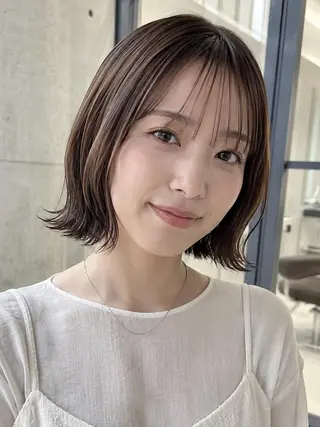 ミディアム カラー 切りっぱなしボブ/ 透明感カラー/うらんのヘアスタイル