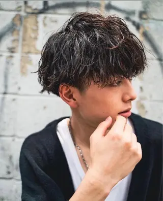 ショート パーマ メンズ グランジヘア 無造作ヘアHYUGAのヘアスタイル
