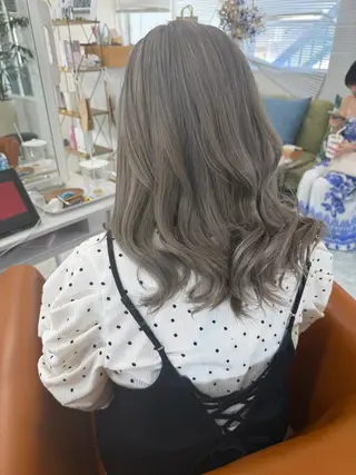 ミディアム MAEDA YUKIのヘアスタイル
