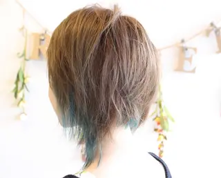 ショート カラー 松本 美香のヘアスタイル
