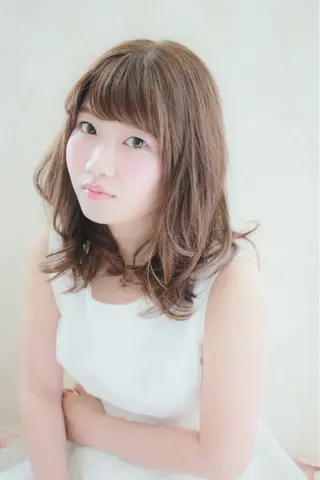 セミロング HANA Hair Produceのヘアスタイル