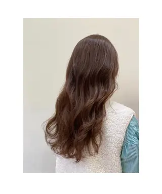カラー 新嵩 真理のヘアスタイル