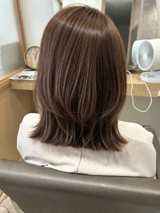 ミディアム カラー 久木原 ゆりのヘアスタイル