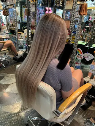 ミディアム KOYA コヤのヘアスタイル