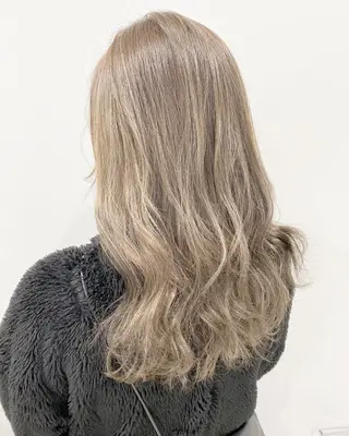 セミロング カラー 大人っぽ韓国レディ レイヤー🤍渋谷のヘアスタイル