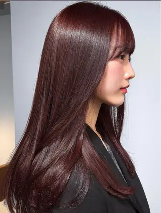 ロング 韓国×艶ハイトーンが かわいい✨️リオ🍒のヘアスタイル
