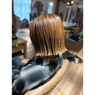 ミディアム ブリーチ・カットモデ ル募集中🫧高口小春のヘアスタイル