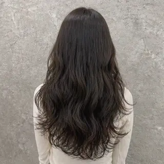 ロング パーマ 小島 咲音/艶カラー /レイヤー/縮毛矯正のヘアスタイル