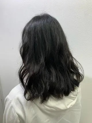 カラー 渡部凌我 小顔ウルフ ハイトーンカラーのヘアスタイル