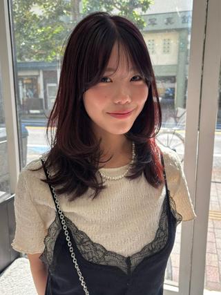 セミロング カラー Ann./艶髪 /レイヤーカットのヘアスタイル